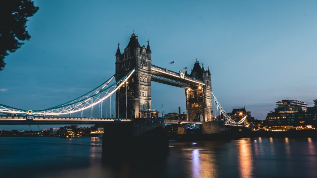 ToF Fotobehang brug Tower Bridge in schemering, Londen