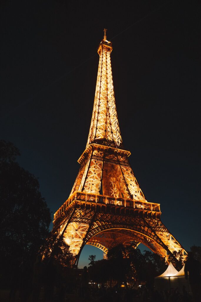 ToF Fotobehang Parijs Eiffeltoren bij nacht