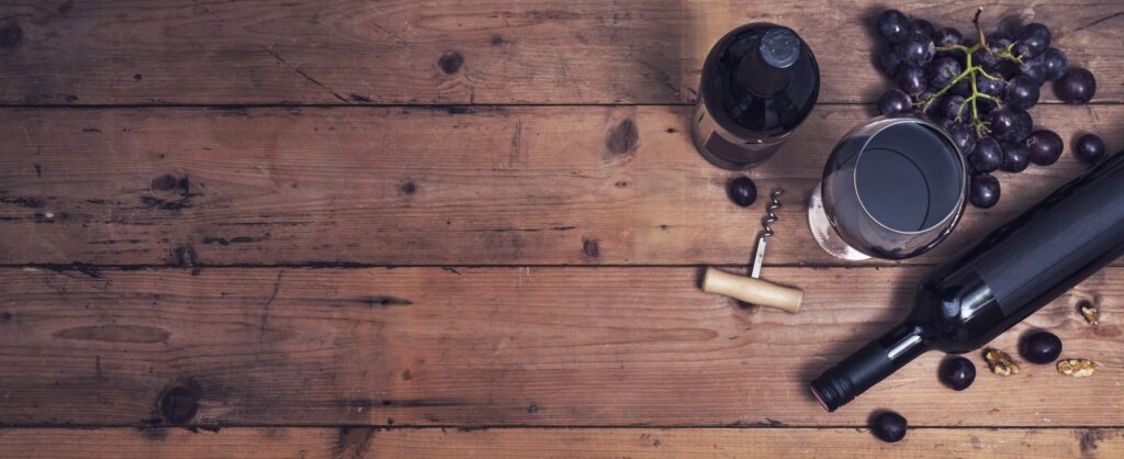 ToF Fotobehang wijn met fles en druiven