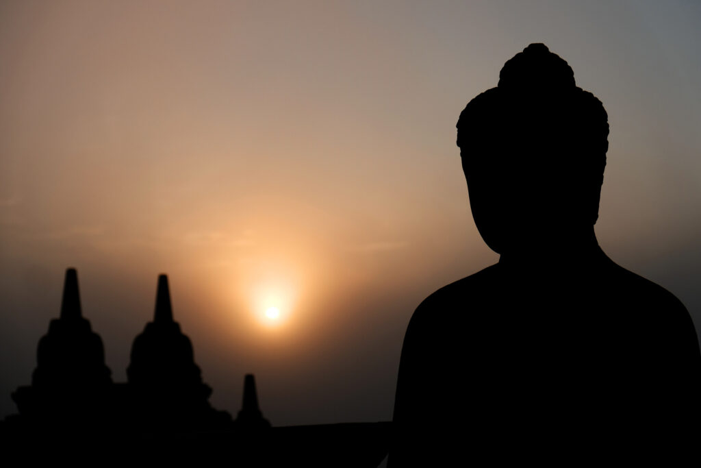 ToF Fotobehang Boeddha silhouet beeld Borobudur-tempel met zonsopgang