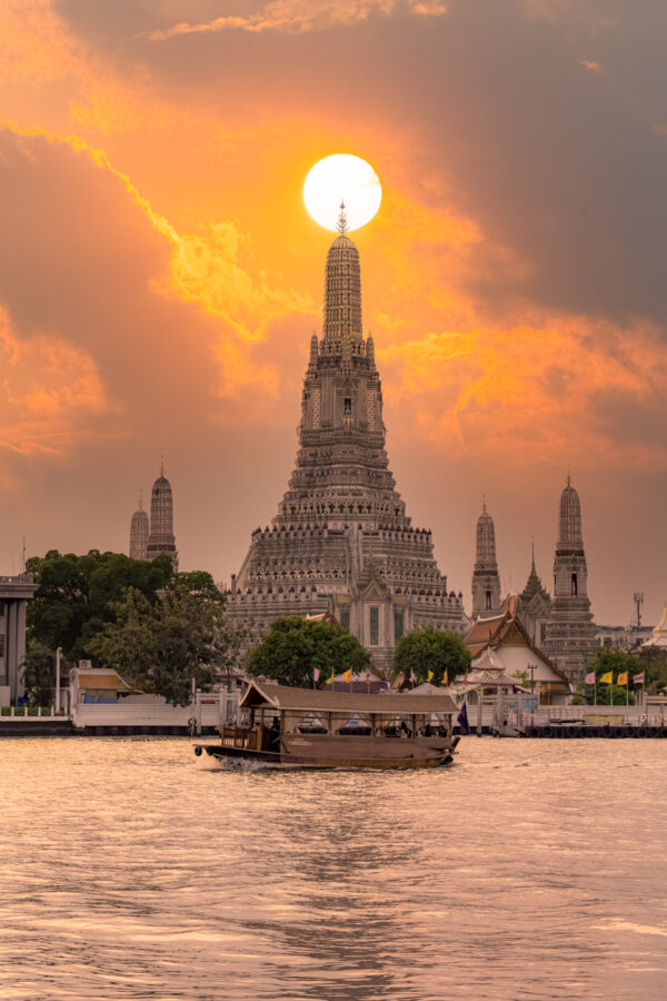 ToF Fotobehang Boeddha tempel van de Dageraad in Bangkok, Thailand
