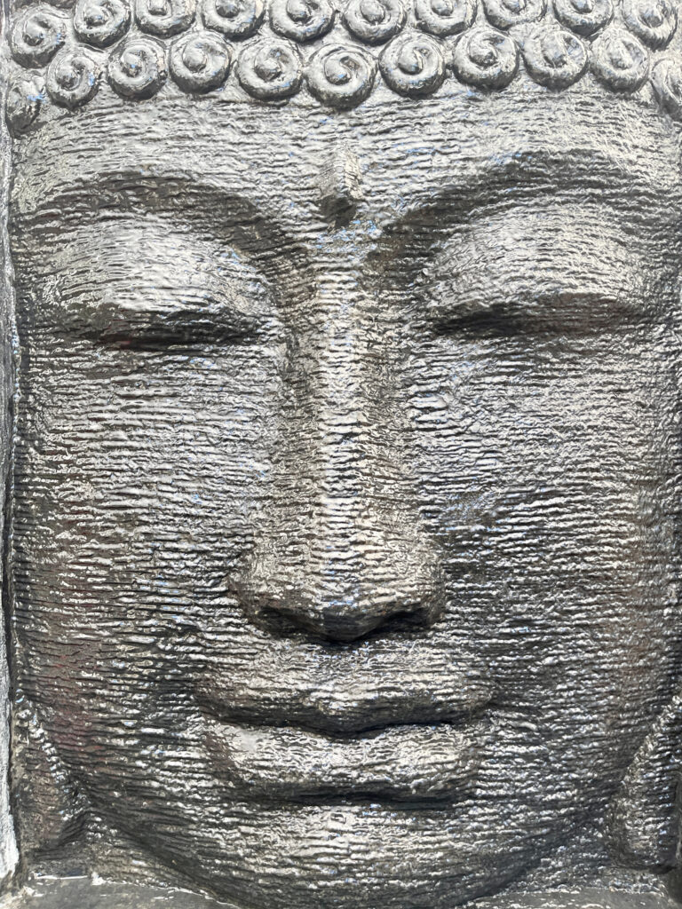 ToF Fotobehang Boeddha beeld in grijze steen