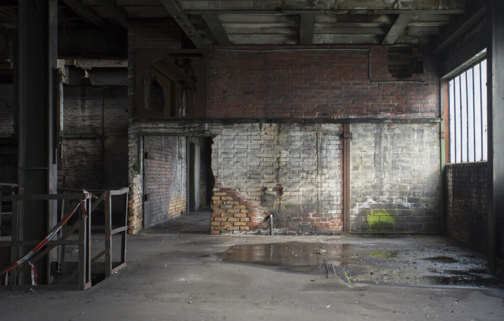 ToF Fotobehang industrieel oude verlaten kamer in fabriek in Duitsland