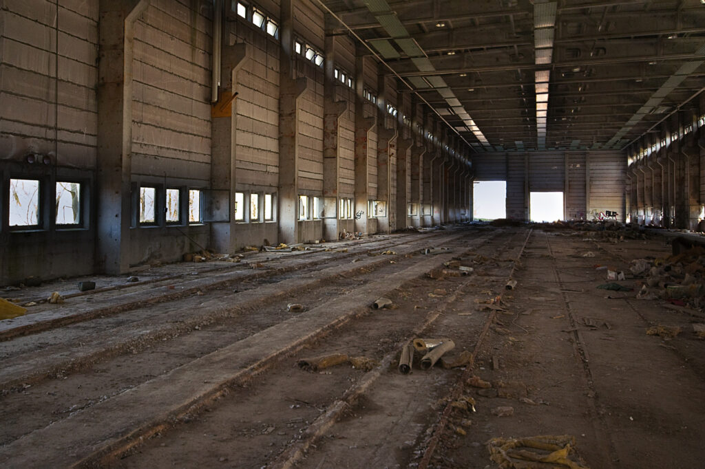 ToF Fotobehang industrieel oude vervallen fabriekshal