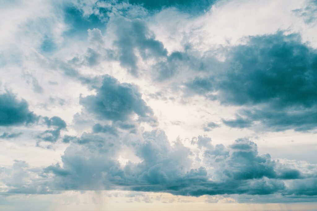 ToF Behang wolken wit met blauwe lucht