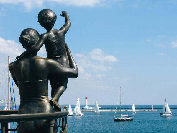 ToF Fotobehang stad monument Sailor's Wife in Oekraïne