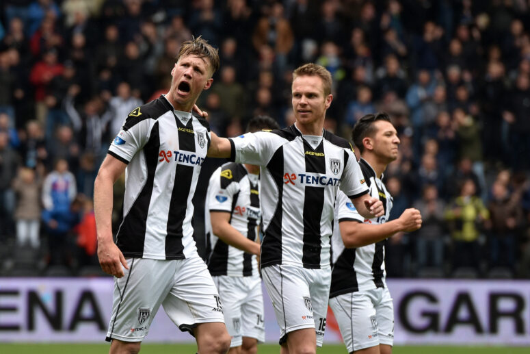 Heracles-FC Groningen blije Wout Weghorst