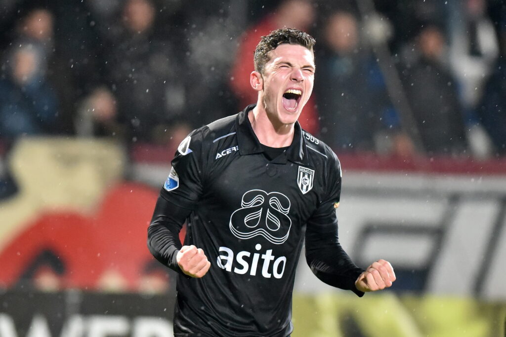 Robin Gosens die juicht